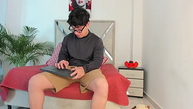 Liam saint online show from 03-21-26, 02:21