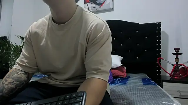 Snapshot of Liam_saint chatting on 05-30-26, 12:11 Liam saint online show from 05-30-26, 12:11