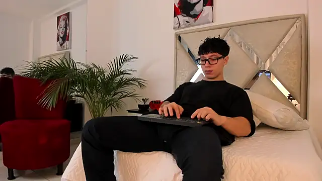 Liam saint online show from 02-19-26, 12:35