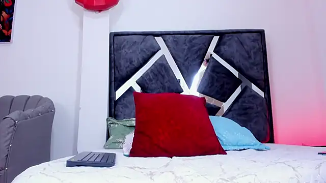 Liam saint online show from 01-11-26, 01:07