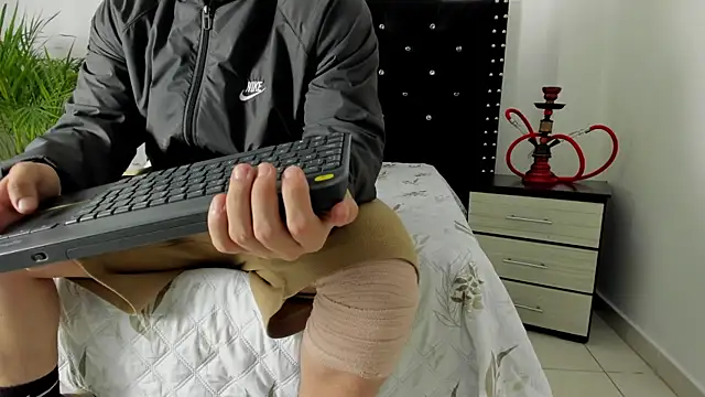 Liam saint online show from 04-04-26, 12:23