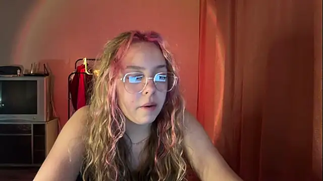 ZoraDearmon online show from 02-10-26, 09:14