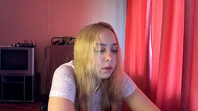 ZoraDearmon online show from 08-03-26, 08:22
