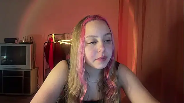 ZoraDearmon online show from 02-09-26, 09:24