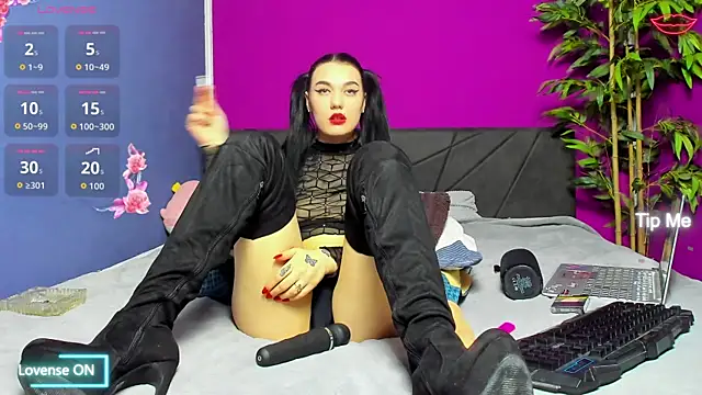 leeahnoirr online show from 01-13-26, 07:18