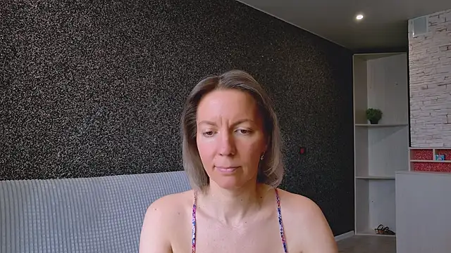 Amanda Luxe online show from 05-02-26, 03:01