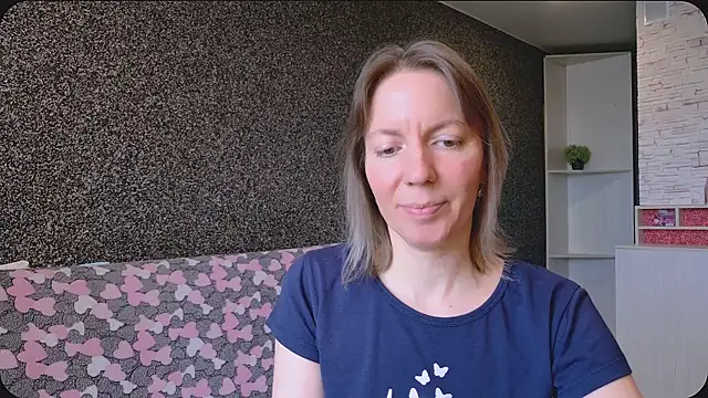 Amanda Luxe online show from 07-18-26, 02:42
