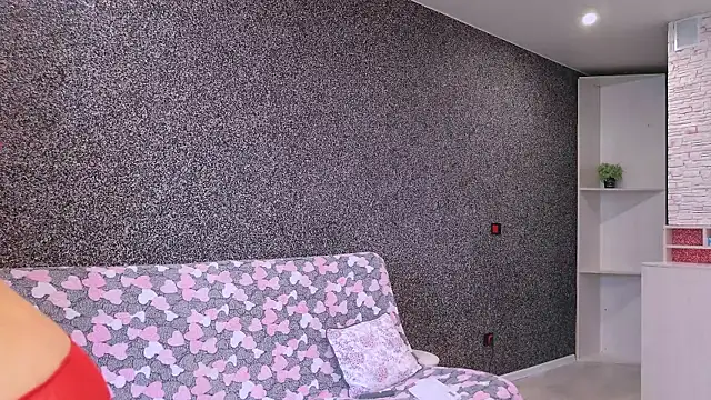 Amanda Luxe online show from 04-21-26, 03:02