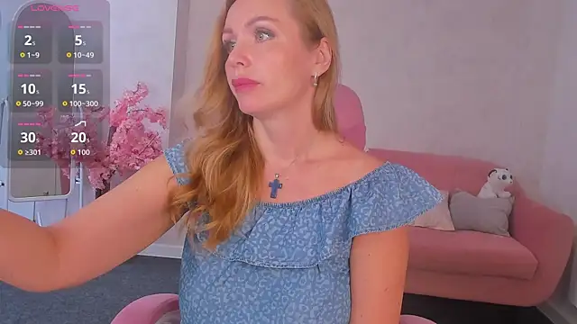 Snapshot of Marie_Hayes chatting on 07-16-26, 01:13 Marie Hayes online show from 07-16-26, 01:13