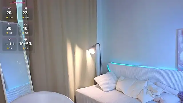 SmolCutie online show from 03-26-26, 05:06