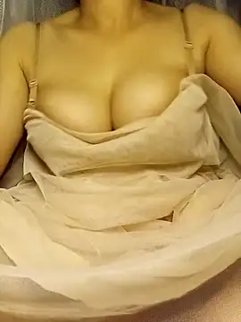 Merrylinh online show from 04-10-26, 09:33