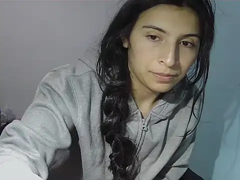 Emily Gree online show from 04-11-26, 03:58