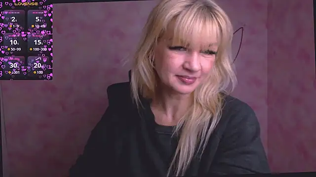 Snapshot of Madonna_Fire chatting on 04-23-26, 12:00 Madonna Fire online show from 04-23-26, 12:00