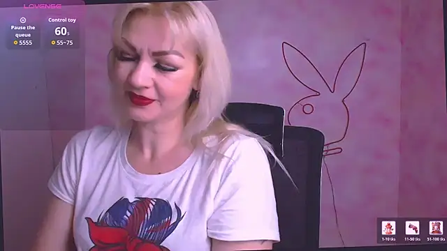 Snapshot of Madonna_Fire chatting on 05-10-26, 06:06 Madonna Fire online show from 05-10-26, 06:06