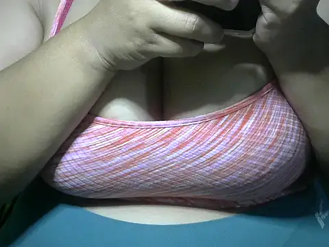 Snapshot of schoco_milff chatting on 06-03-26, 12:50 schoco milff online show from 06-03-26, 12:50