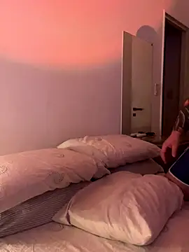 Snapshot of Chubandchaser chatting on 01-09-26, 01:45 Chubandchaser online show from 01-09-26, 01:45