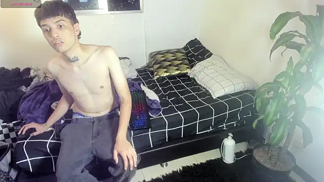 Snapshot of Lettojay66 chatting on 01-14-26, 08:29 Lettojay66 online show from 01-14-26, 08:29