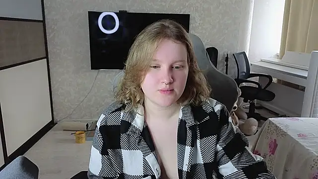 Ol1via online show from 06-18-26, 03:16