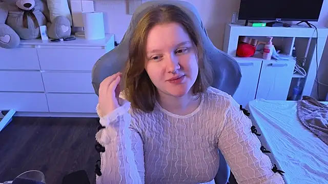 Ol1via online show from 04-14-26, 04:39