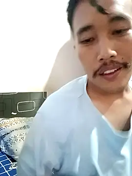 Snapshot of Reynalx chatting on 01-13-26, 09:13 Reynalx online show from 01-13-26, 09:13