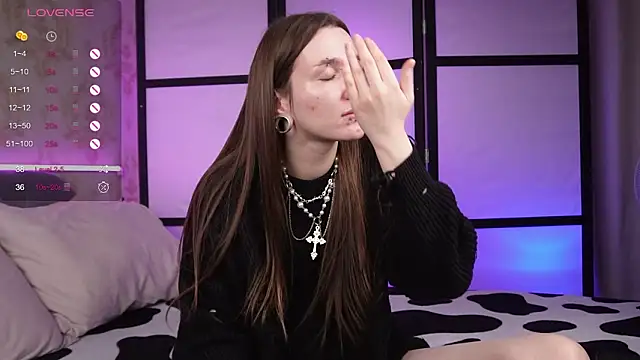 Alice Goth online show from 03-08-26, 08:39