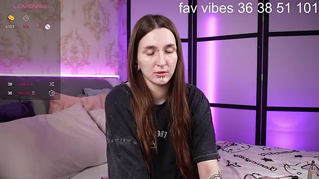 Alice Goth online show from 02-02-26, 03:38