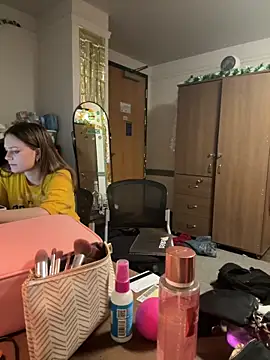 CookiesNcreaming online show from 02-24-26, 08:04