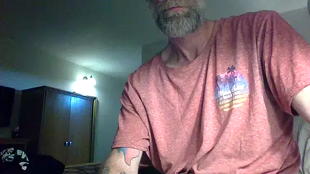 Snapshot of tittycum3636 chatting on 02-25-26, 01:39 tittycum3636 online show from 02-25-26, 01:39