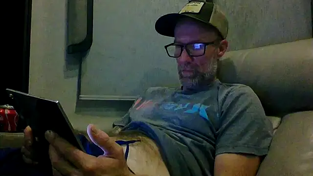 Snapshot of tittycum3636 chatting on 06-27-26, 07:14 tittycum3636 online show from 06-27-26, 07:14