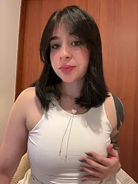 Snapshot of evelynrosess1 chatting on 06-25-26, 02:09 evelynrosess1 online show from 06-25-26, 02:09