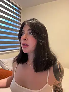 Snapshot of evelynrosess1 chatting on 07-02-26, 11:11 evelynrosess1 online show from 07-02-26, 11:11