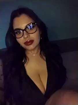 laillaluxe online show from 03-09-26, 08:45