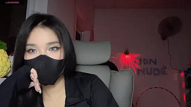 Tieu-May online show from 06-12-26, 09:01
