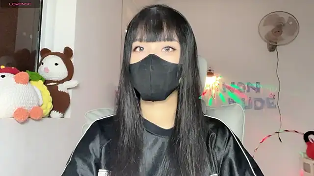 Tieu-May online show from 07-18-26, 08:23