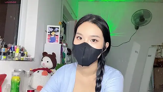 Tieu-May online show from 04-23-26, 08:43