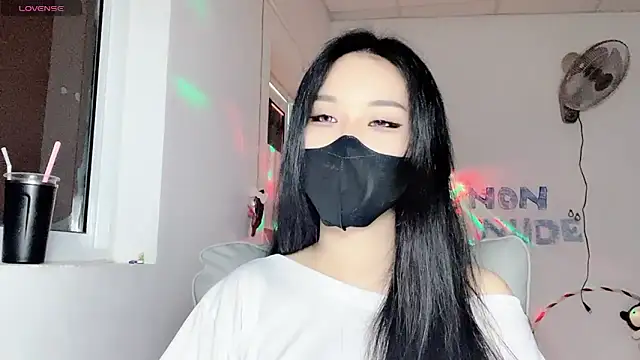 Tieu-May online show from 07-27-26, 06:42