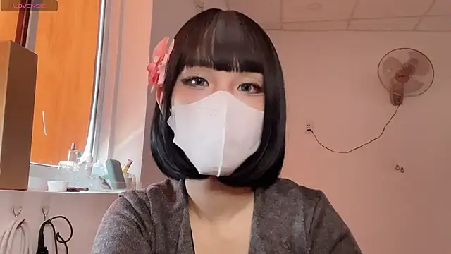 Snapshot of Tieu-May chatting on 02-10-26, 06:45 Tieu-May online show from 02-10-26, 06:45