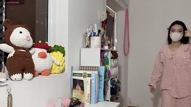 Tieu-May online show from 04-07-26, 05:31