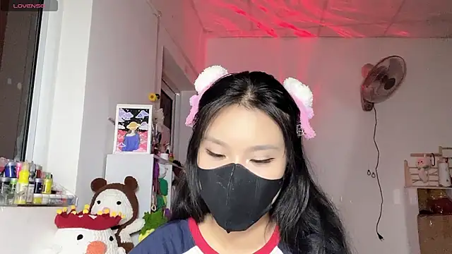 Tieu-May online show from 04-19-26, 09:28