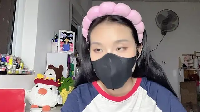 Tieu-May online show from 05-06-26, 08:57