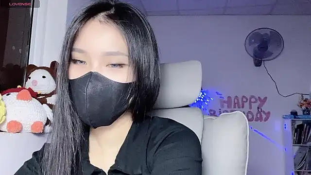 Tieu-May online show from 06-12-26, 08:01