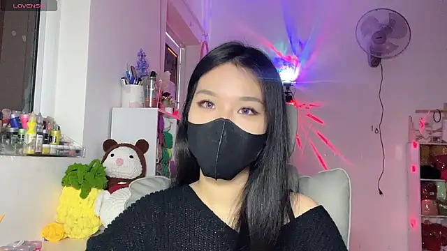 Tieu-May online show from 05-10-26, 12:03
