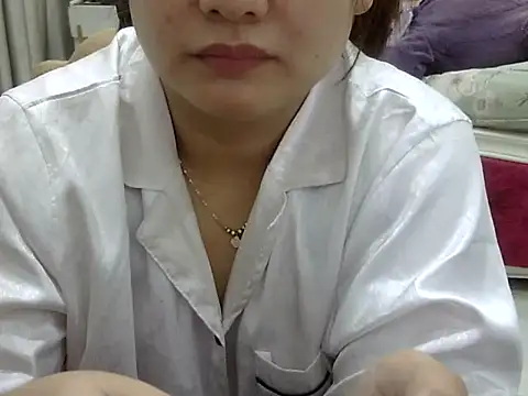 Snapshot of Sarah_no_land chatting on 04-19-26, 05:08 Sarah no land online show from 04-19-26, 05:08