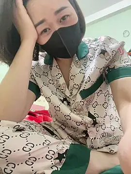 Quyenhot18 online show from 01-15-26, 03:04