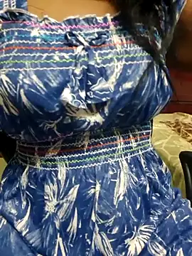 Snapshot of tamil-Diya90 chatting on 02-13-26, 04:12 tamil-Diya90 online show from 02-13-26, 04:12