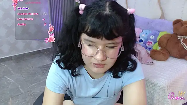 Snapshot of LUAR_TAY chatting on 03-27-26, 08:26 LUAR TAY online show from 03-27-26, 08:26
