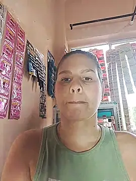 Snapshot of Lara_queenxxx chatting on 03-10-26, 01:37 Lara queenxxx online show from 03-10-26, 01:37