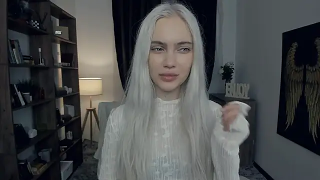 KristalCrowner online show from 02-13-26, 07:36