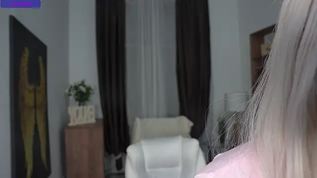 KristalCrowner online show from 04-11-26, 07:39