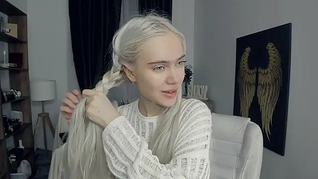 KristalCrowner online show from 02-19-26, 07:33